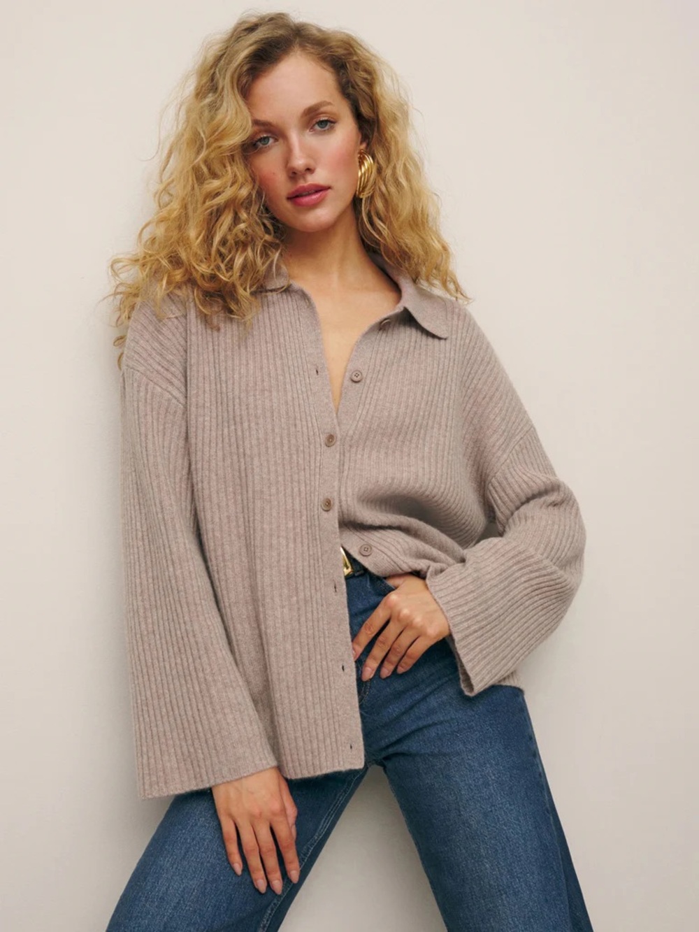 Reformation Fantino Cashmere
Collared Ribbed Cardigan in Oatmeal Brown Small